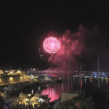 La Terrazza Sul Porto - Bed & Breakfast 3*