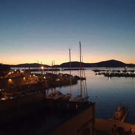 Bed & Breakfast La Terrazza Sul Porto - 3*